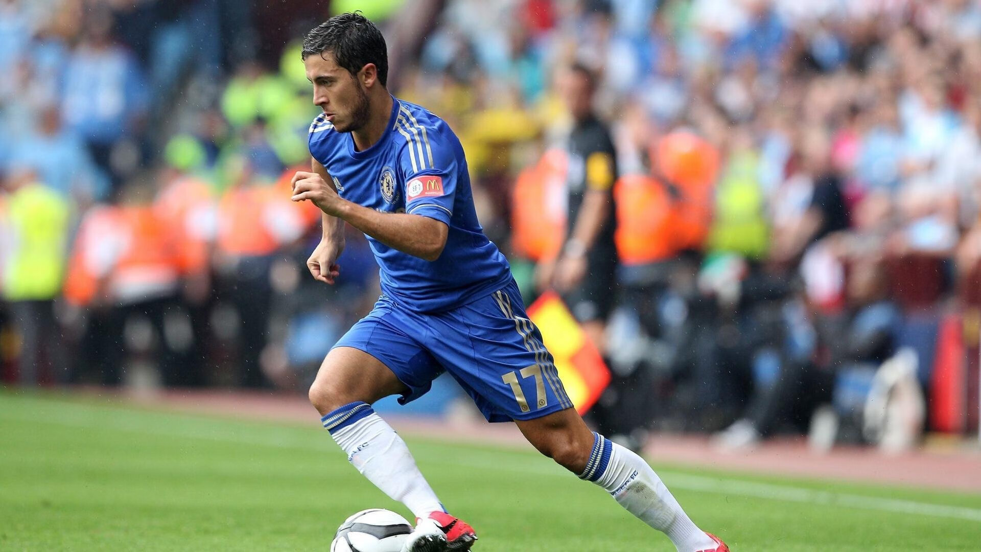 冠军争夺进入白热化阶段,积分榜变数不断,冠军热门