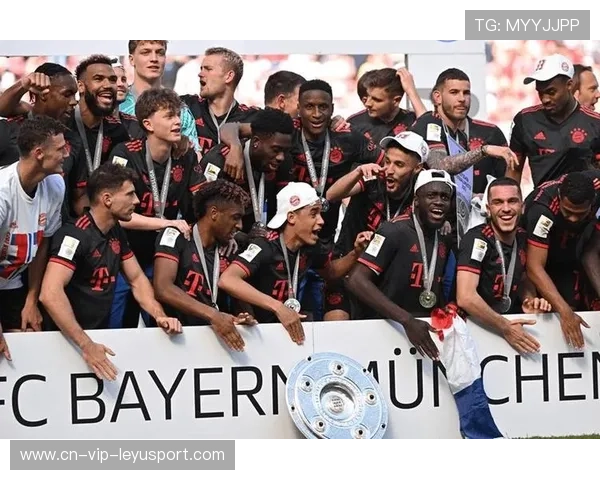 德甲赛季最佳阵容公布，拜仁五人入选，2021赛季德甲最佳球员